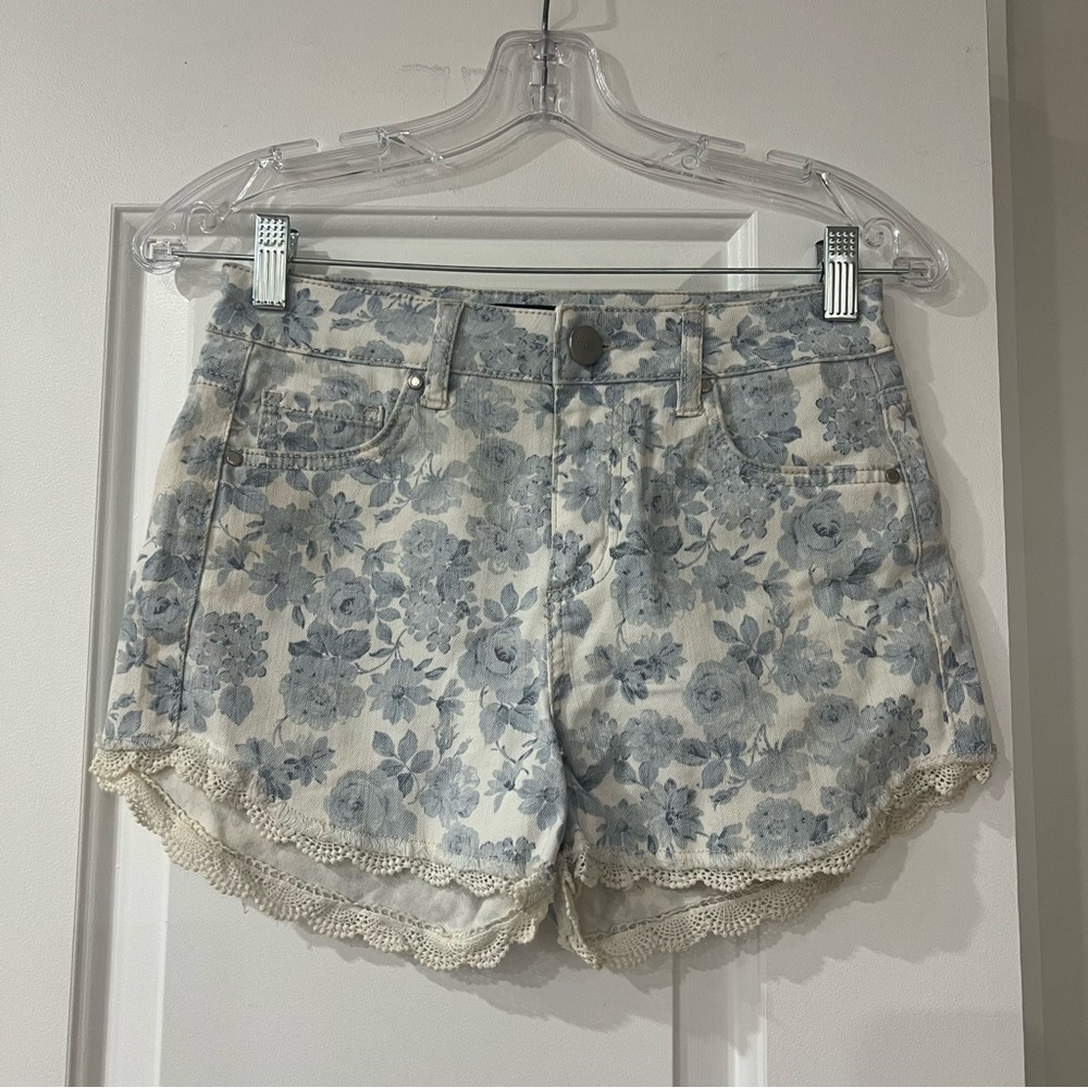 TINSEL denim floral lace hem shorts